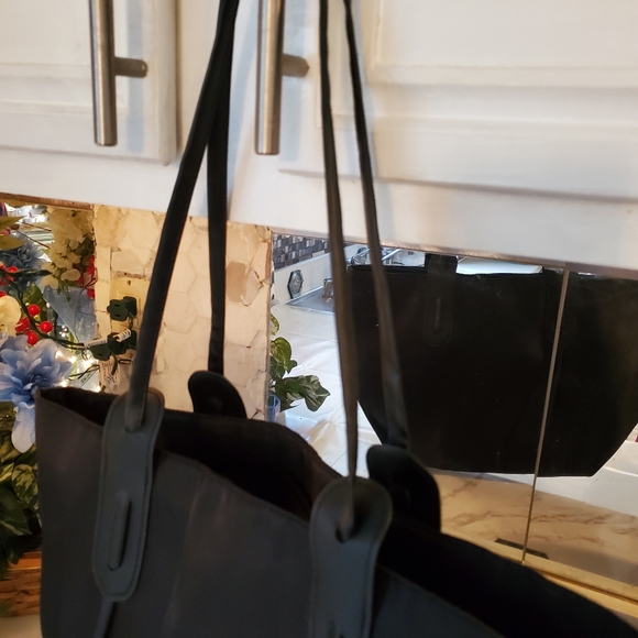 Black,fully Lined Tote - Picture 2 of 8